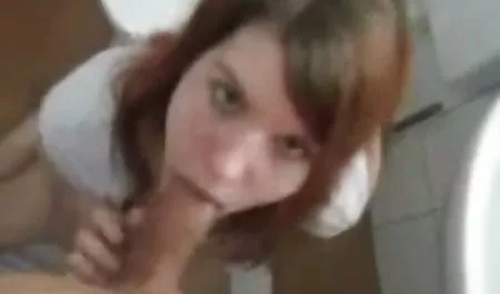 سفید برفی سکسی سعی می عکس سکس کیرو کوس کند با لباس و گربه خود را استمنا کند