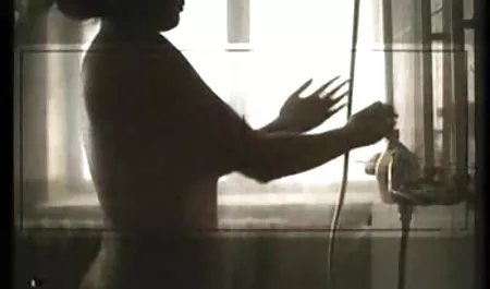 دختر در اتاق استراحت سونا برهنه و برهنه می شود عکس سکسی کون خوشگل