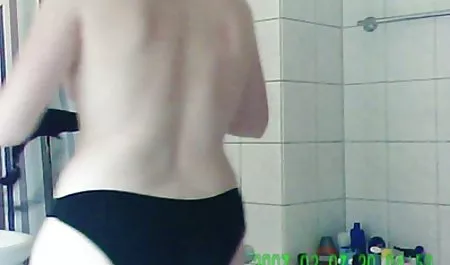 مادر Busty پسرش را برای عکس سکسی کونهای بزرگ استمناء گرفت و او را لعنتی