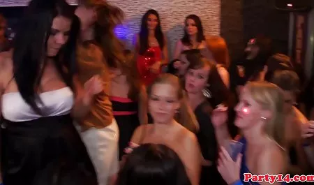 انتخاب عروس برای رابطه جنسی در عكس سكس كون شب عروسی خود