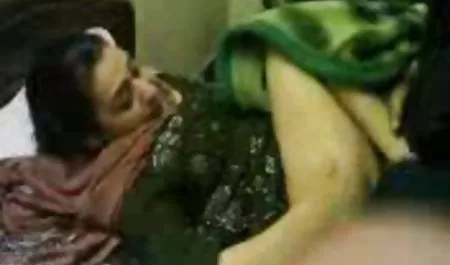 زن سیاه عینک خود را گذاشت تا در جمع او غرق نشود عکس کون وکس سکسی